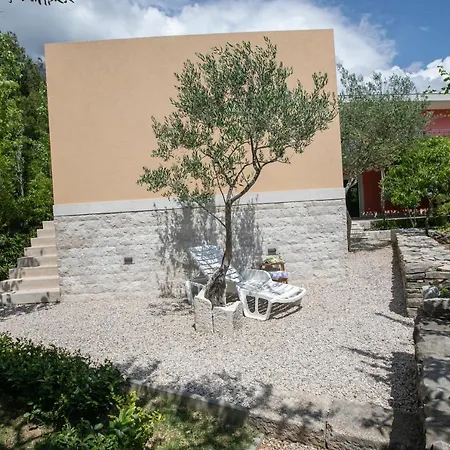 Volicija * ماكارسكا